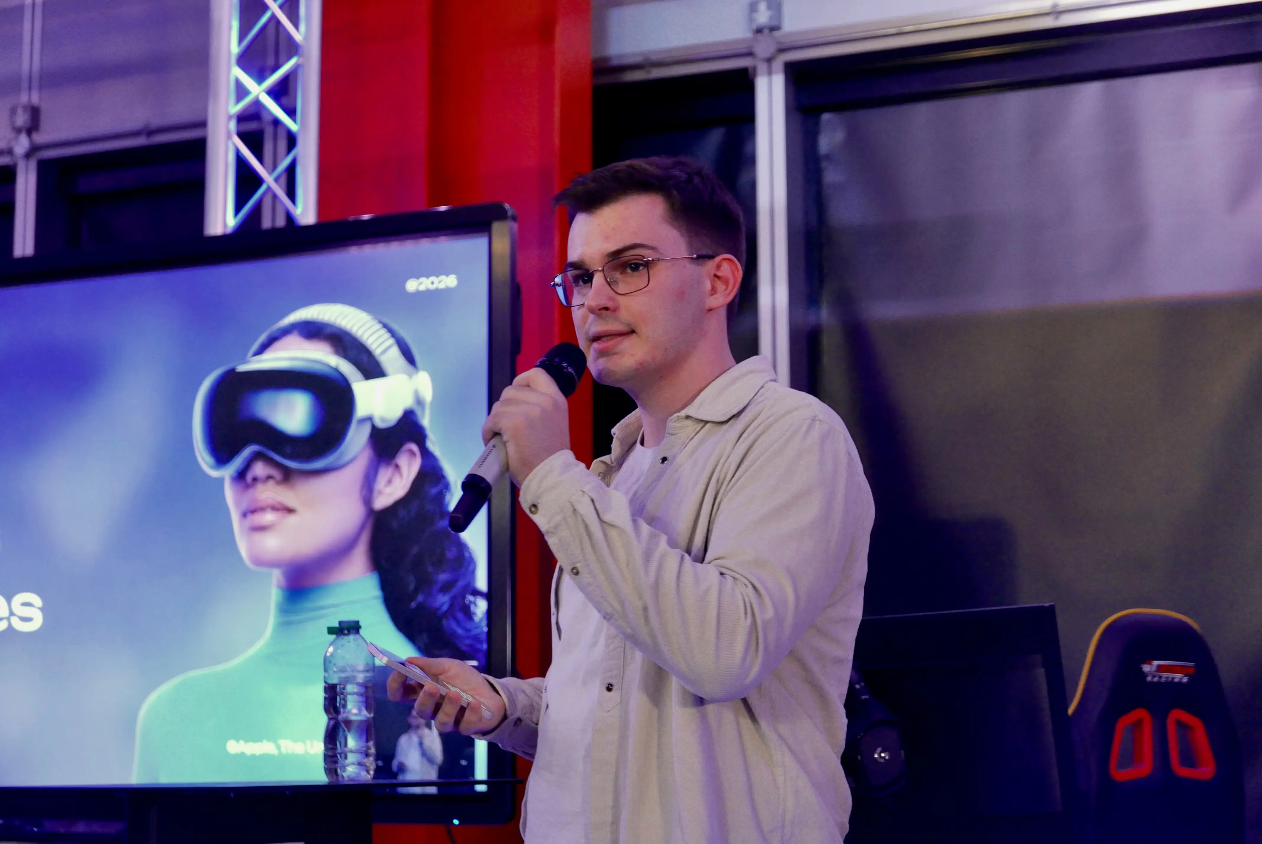 Matt Novoselov speaking about visionOS and spatial computing at NSLondon in London